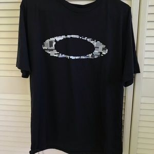 Oakley T-Shirt (never worn)